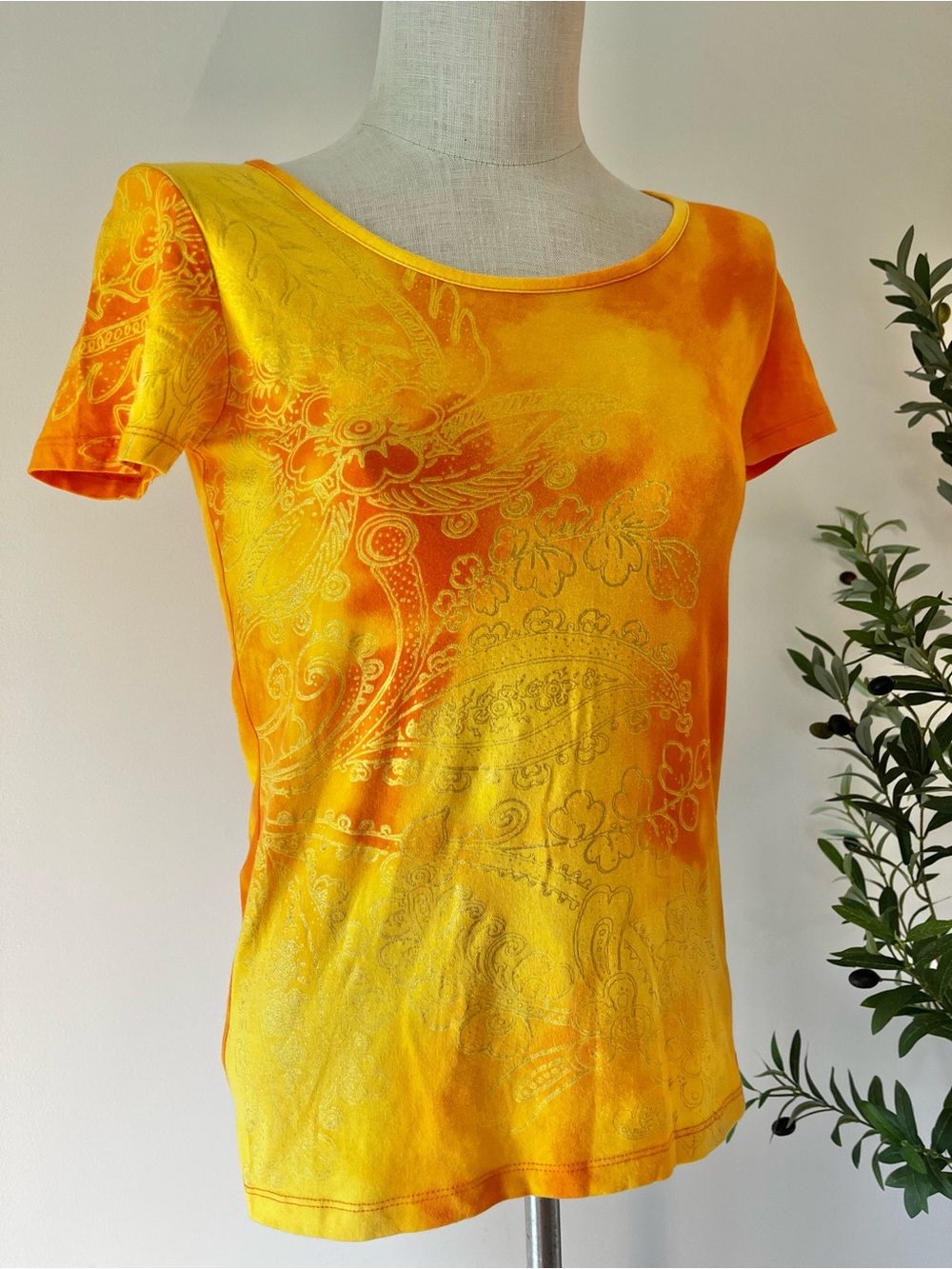 Y2K Women’s Yellow-Orange tie dye Short Sleeve metallic Paisley Printed Tee